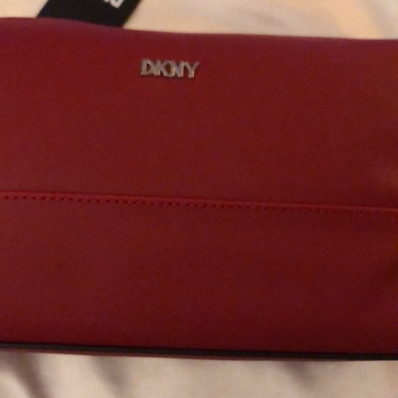 DKNY Red Synthetic Saffiano Large Square Cosmetic ZA Case Bag NWT - Picture 12 of 12